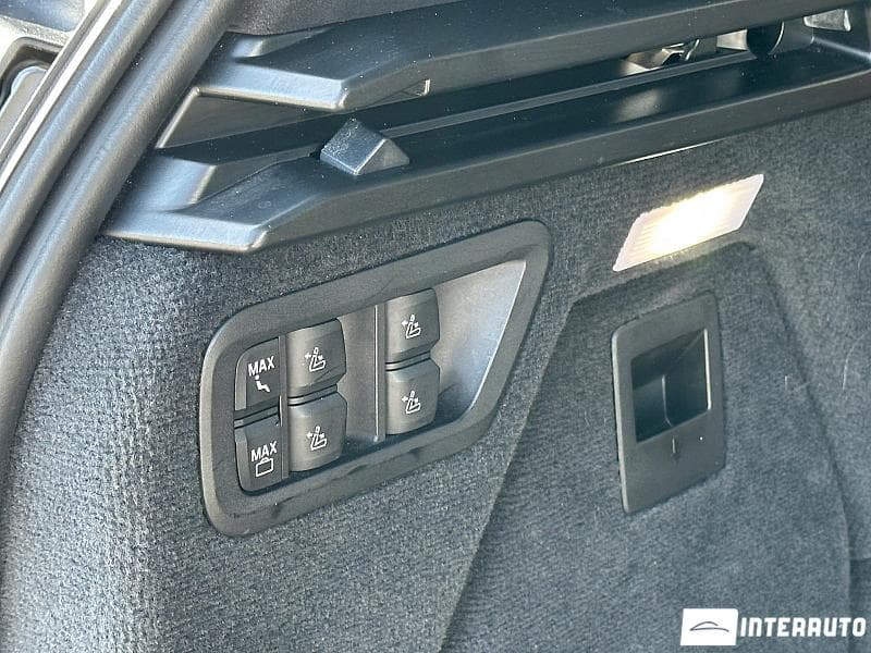 BMW X7 4.0i 2019 — Миниатюра 18