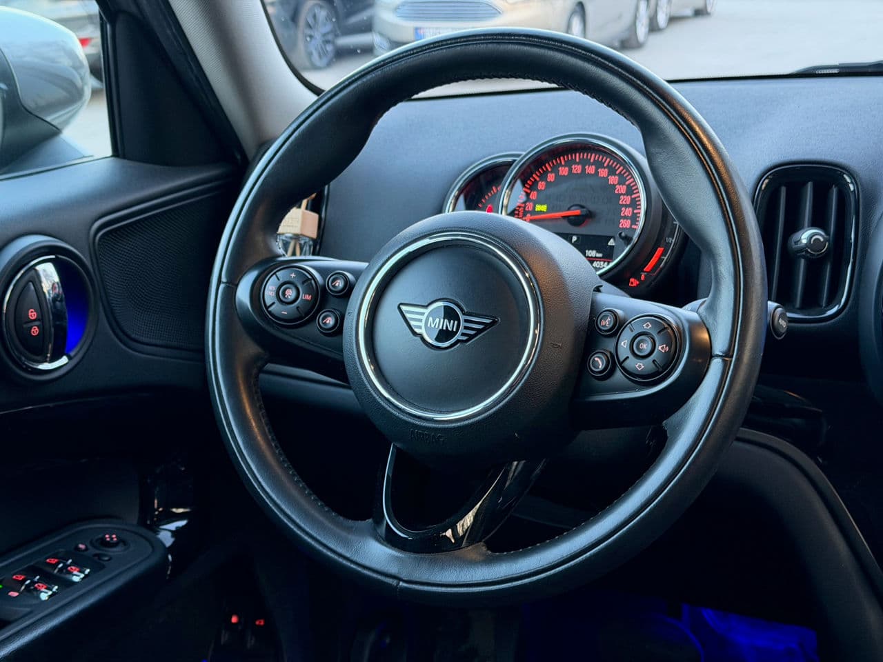 Mini Countryman Cooper S ALL4 2019 — Миниатюра 13