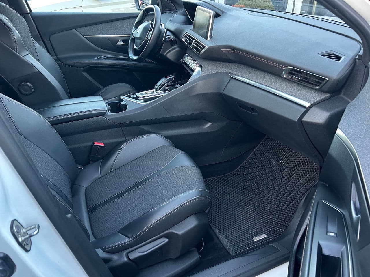 Peugeot 3008 2020 — Миниатюра 17