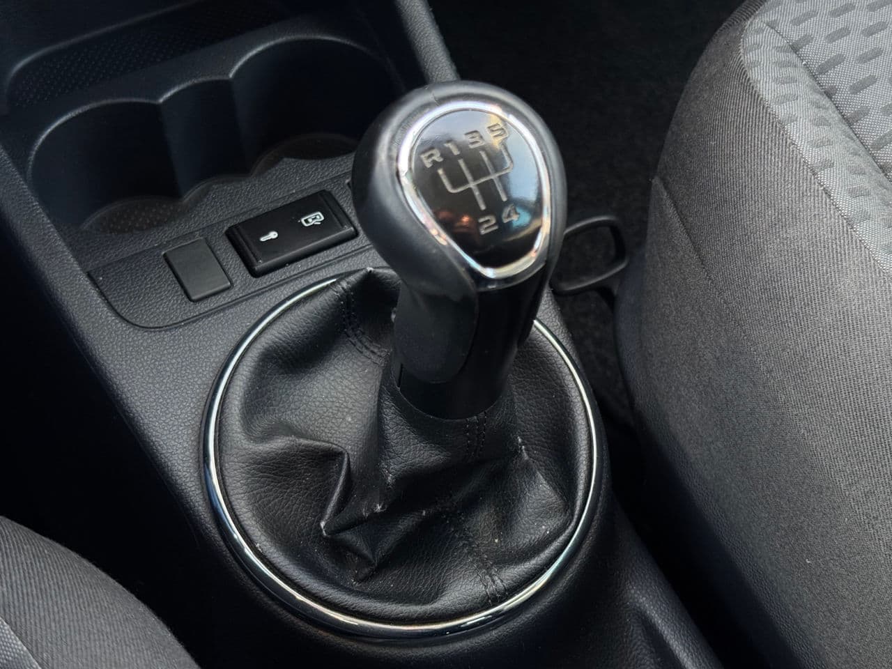 Skoda Fabia 2012 — Миниатюра 12