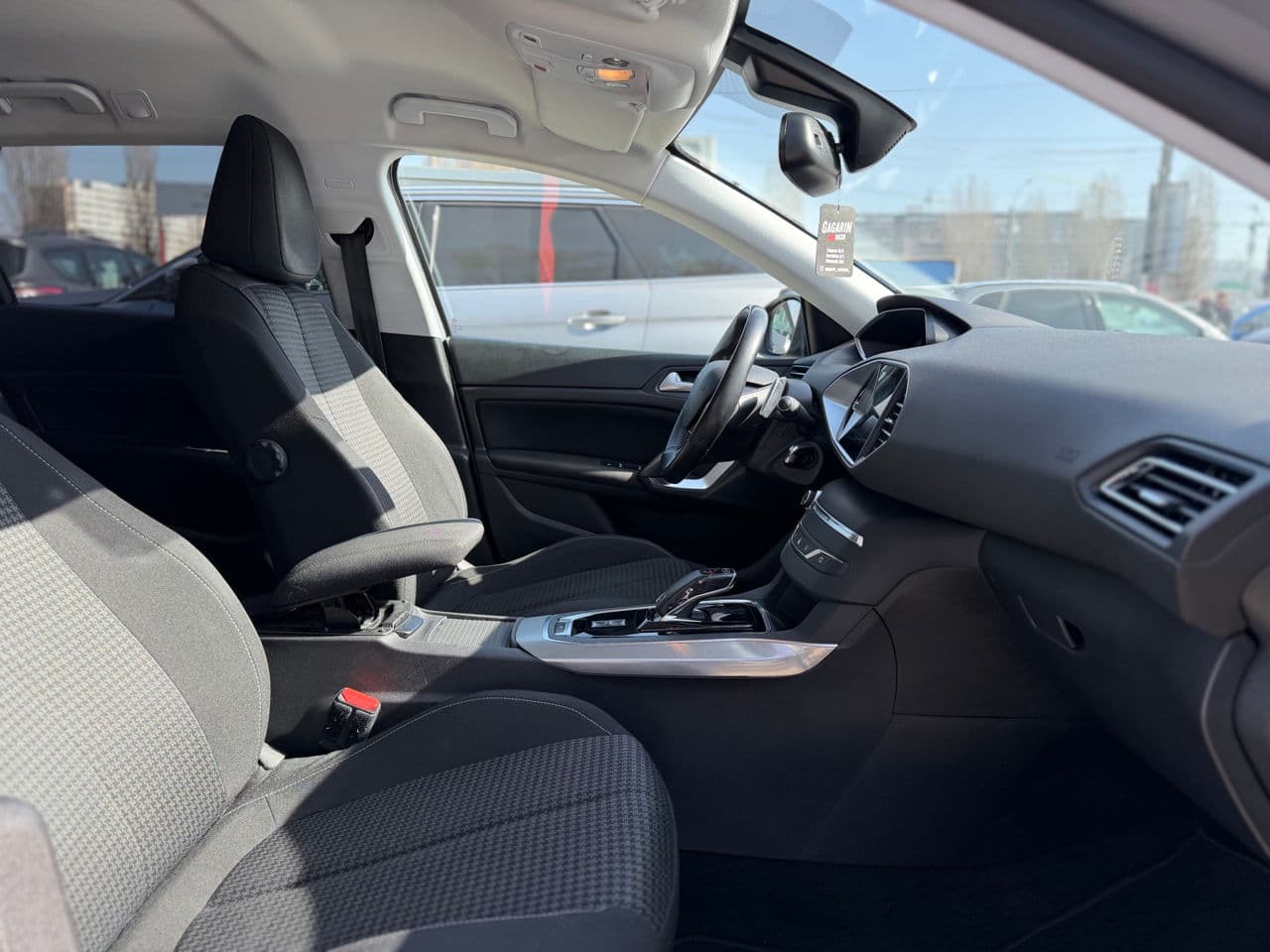 Peugeot 308 2020 — Миниатюра 18