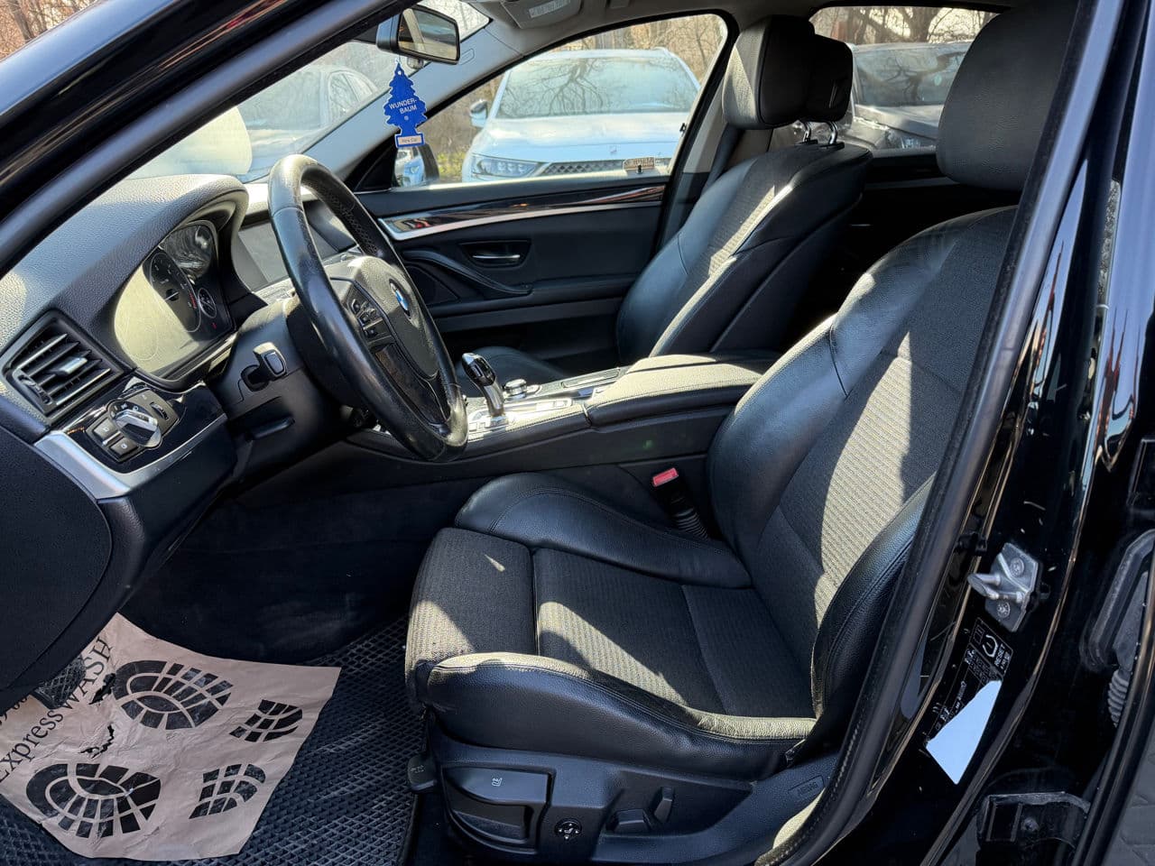 BMW 520 2012 — Миниатюра 5