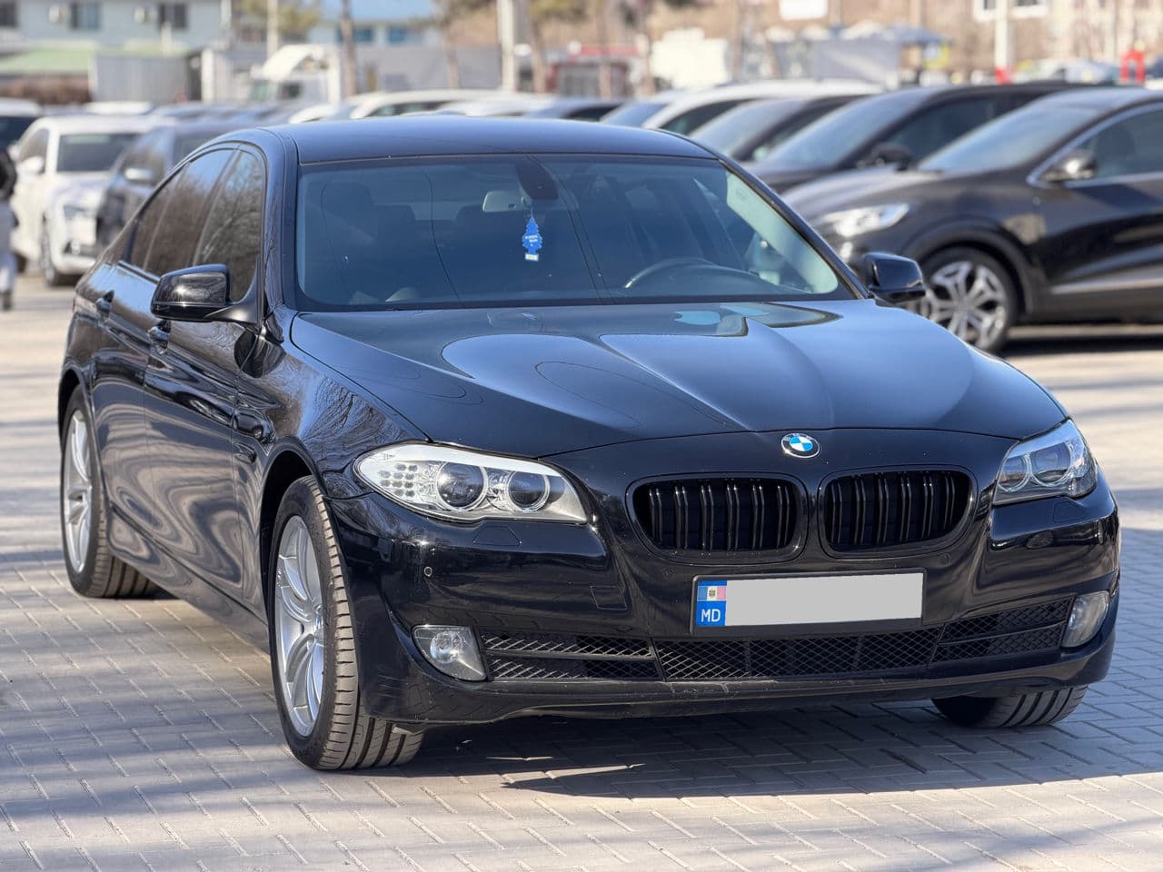 BMW 520 2012 — Миниатюра 3
