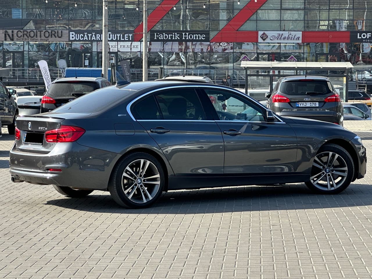 BMW 330E 2017 — Миниатюра 3