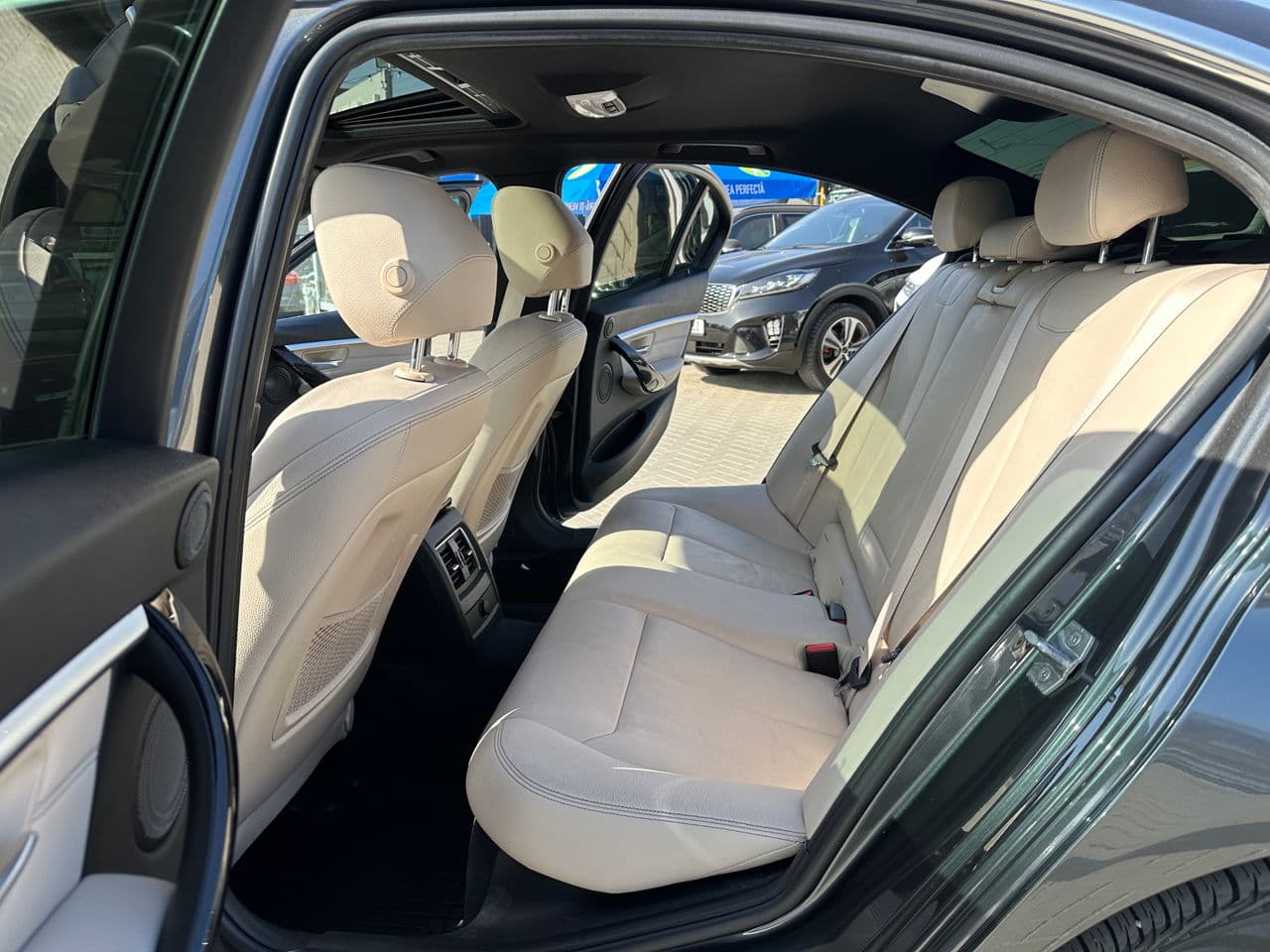 BMW 330E 2017 — Миниатюра 12