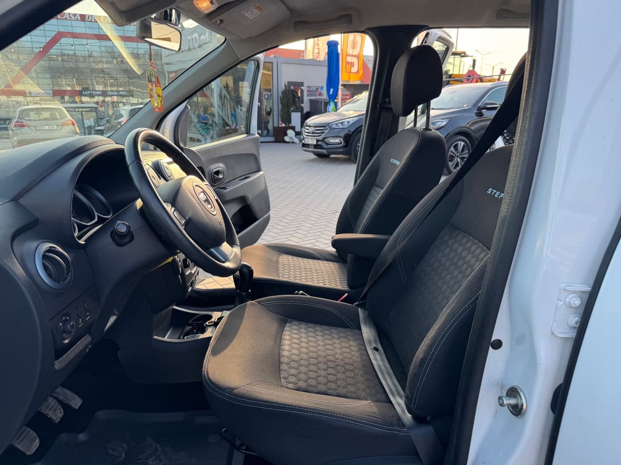 Dacia Lodgy Stepway 2016 — Миниатюра 5