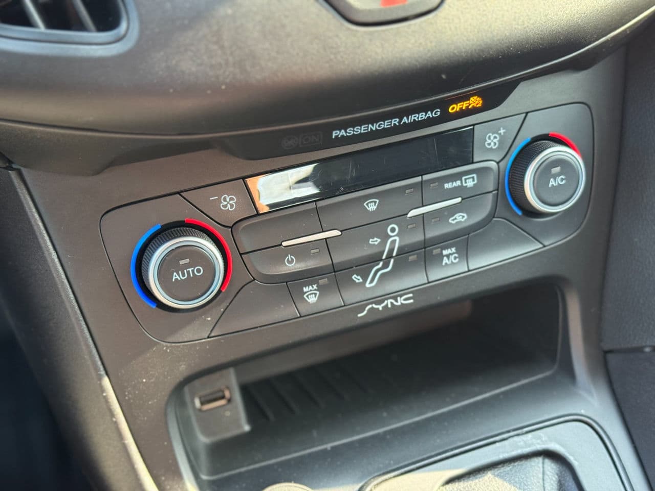 2017 Ford Focus — Miniatură 13