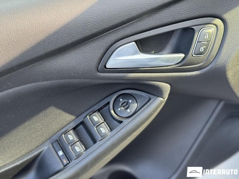 2017 Ford Focus — Miniatură 7