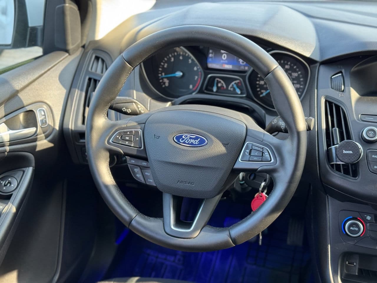 2017 Ford Focus — Miniatură 9