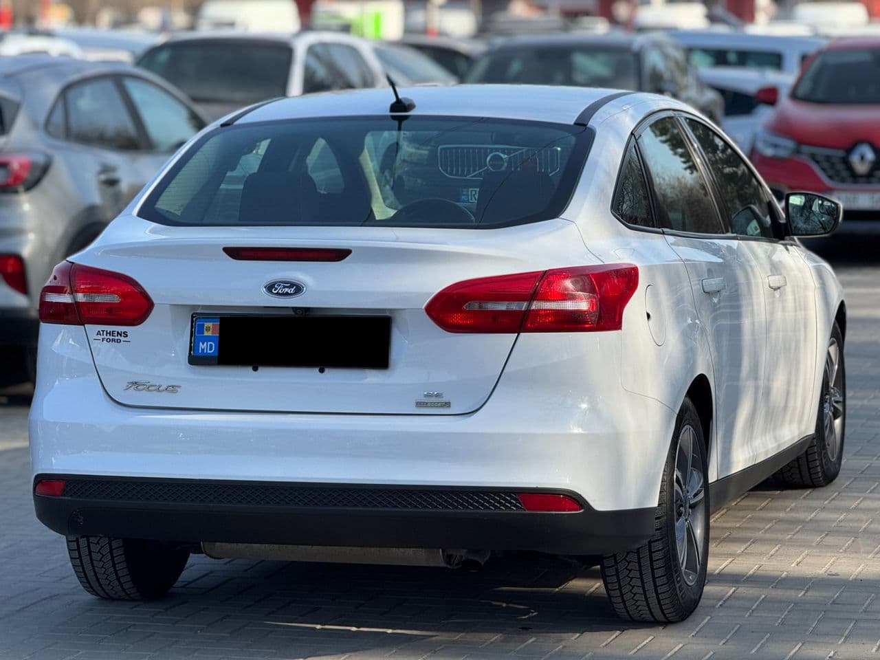 2017 Ford Focus — Miniatură 2