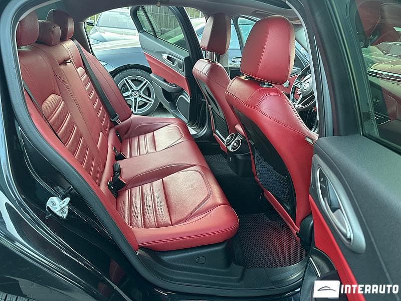 Alfa Romeo Giulia 2017 — Миниатюра 15