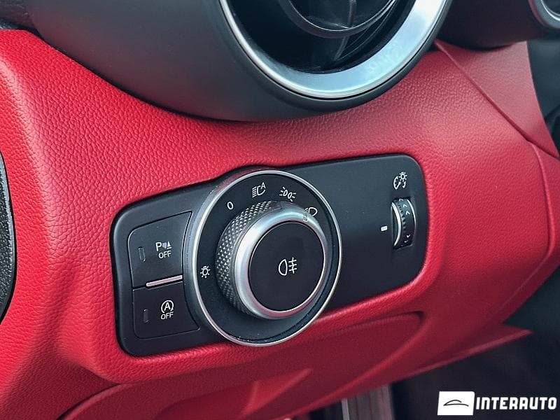 Alfa Romeo Giulia 2017 — Миниатюра 18