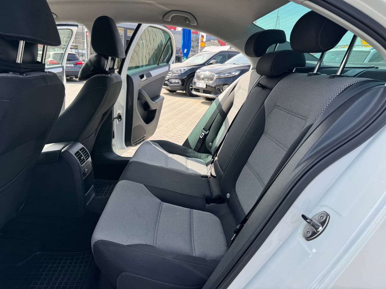 Volkswagen Jetta 2013 — Миниатюра 17