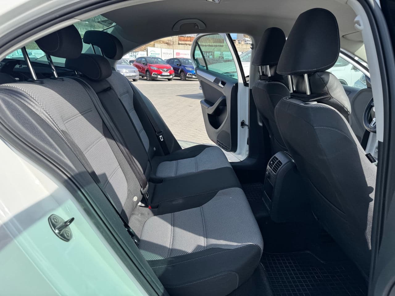 Volkswagen Jetta 2013 — Миниатюра 14