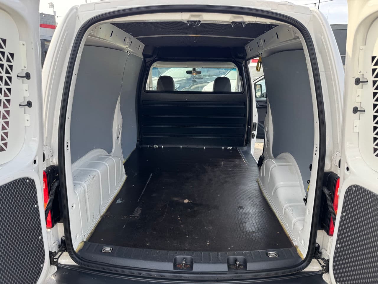 Volkswagen Caddy Maxi 2018 — Миниатюра 17