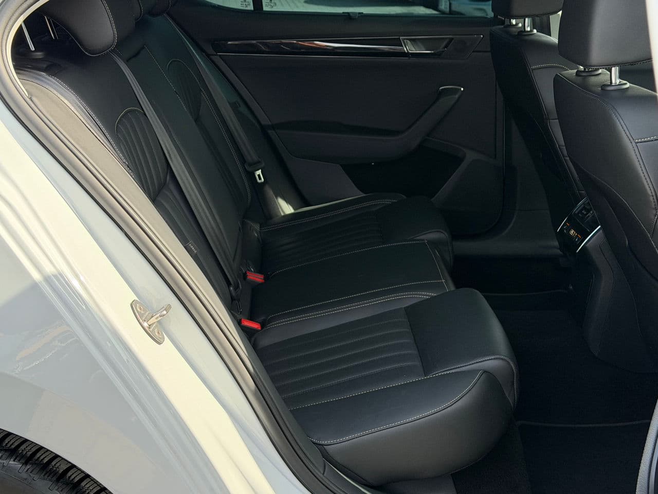Skoda Superb 2021 — Миниатюра 19