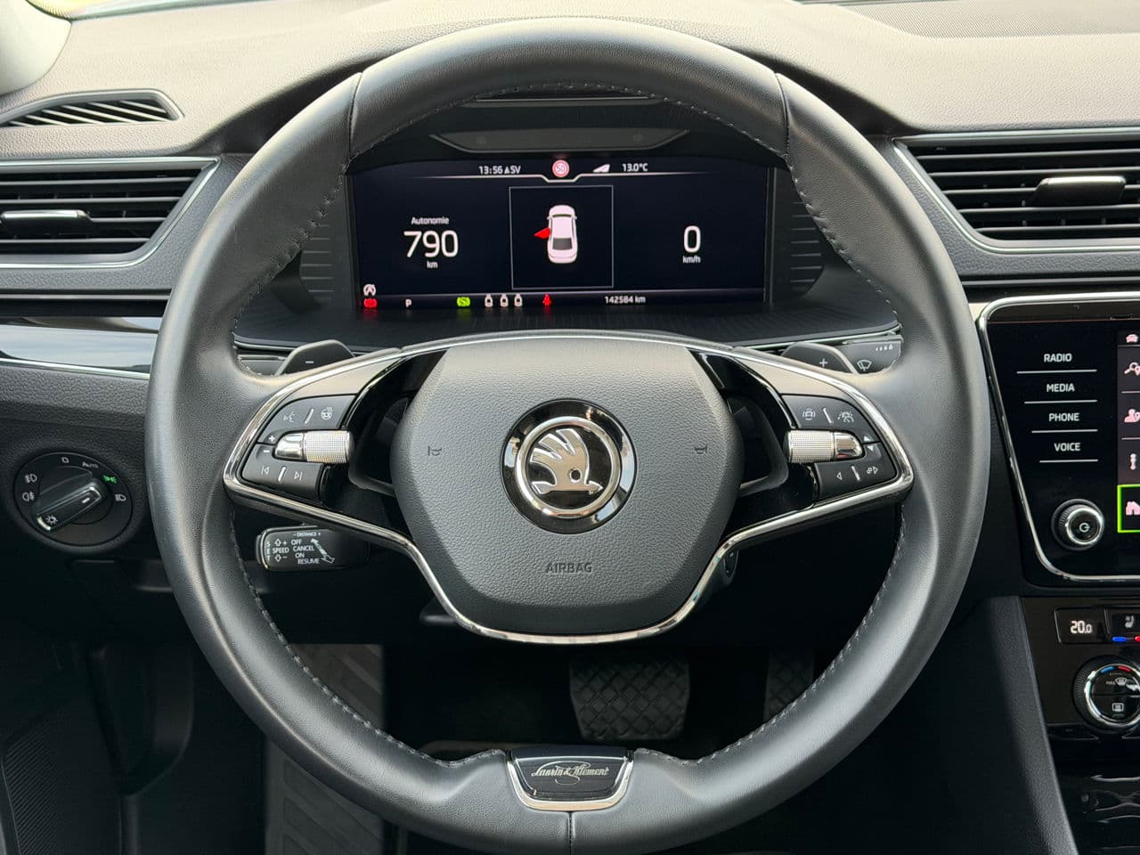 Skoda Superb 2021 — Миниатюра 10