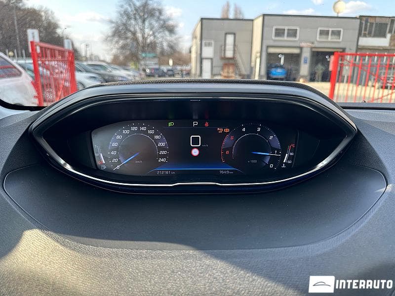 Peugeot 5008 2020 — Миниатюра 9