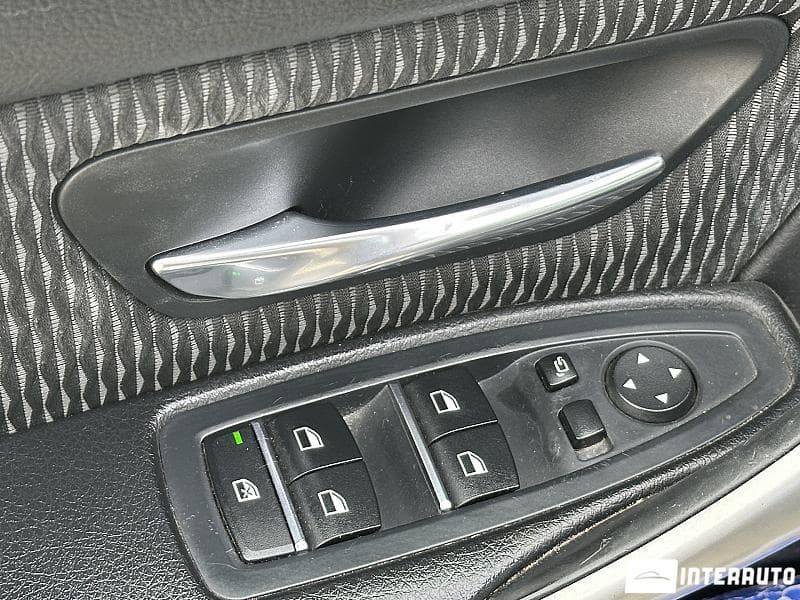 BMW 318 2017 — Миниатюра 16