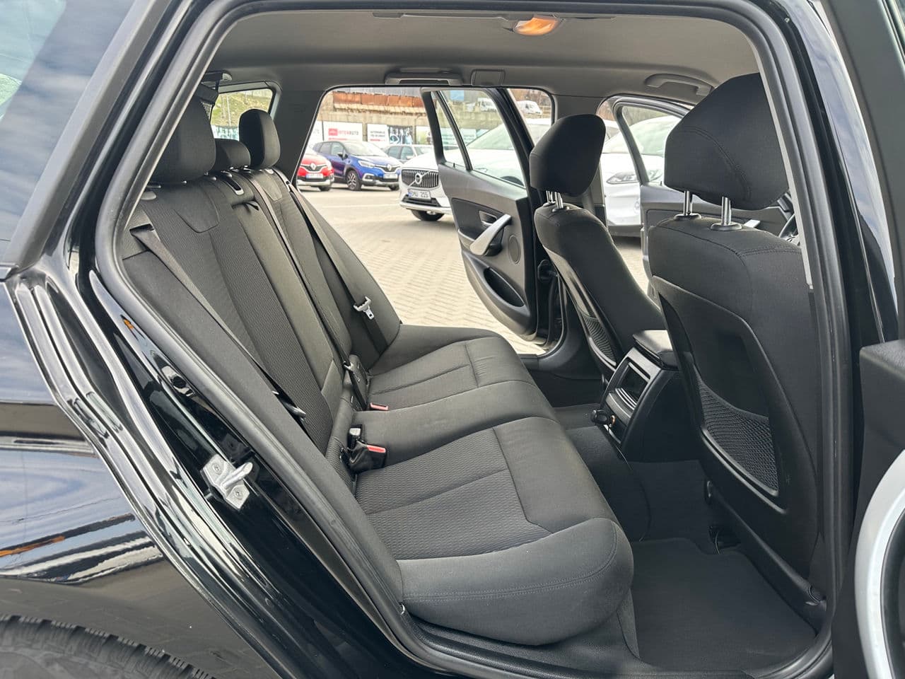 BMW 318 2017 — Миниатюра 13