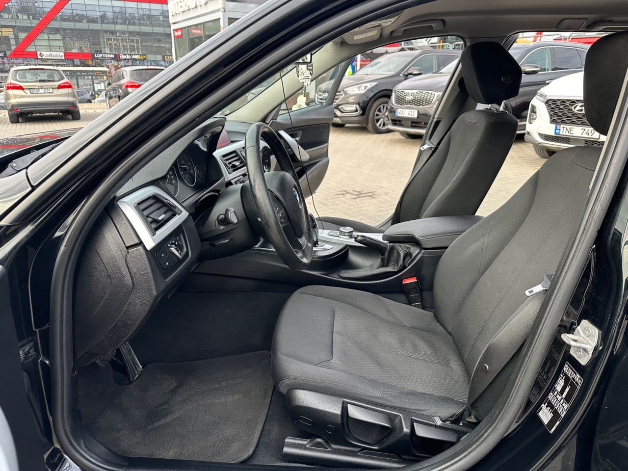 BMW 318 2017 — Миниатюра 5
