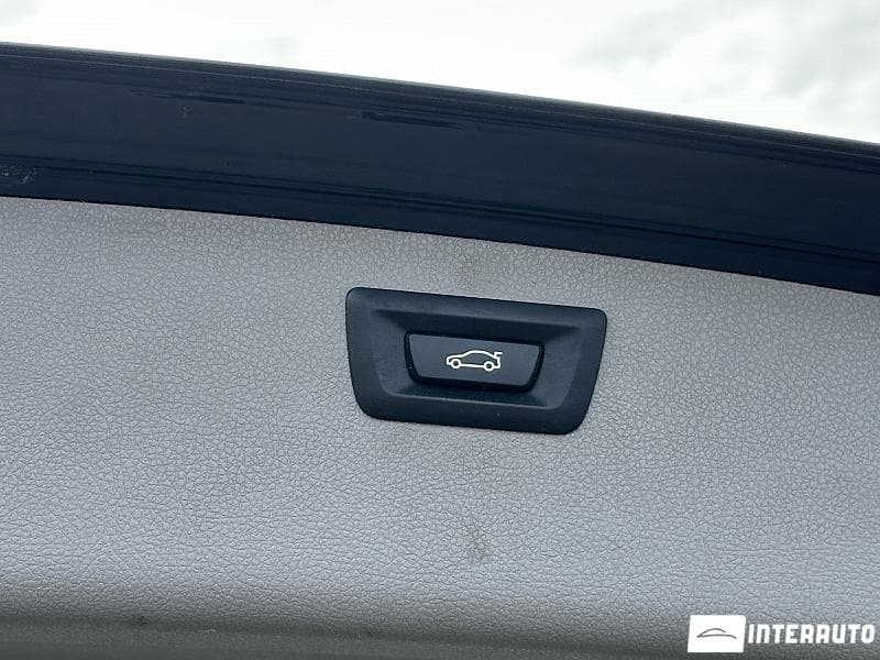 BMW 318 2017 — Миниатюра 18