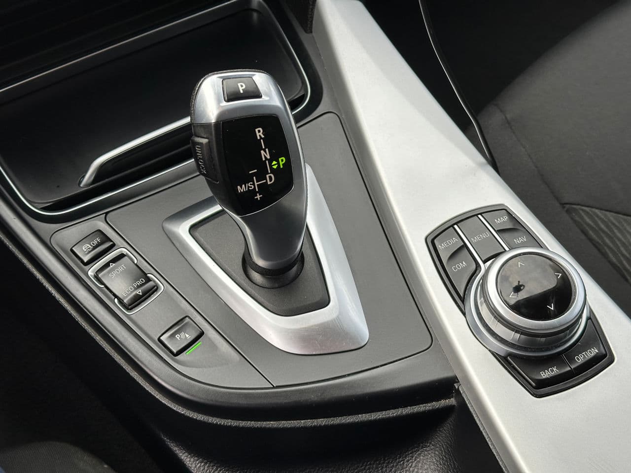 BMW 318 2017 — Миниатюра 11