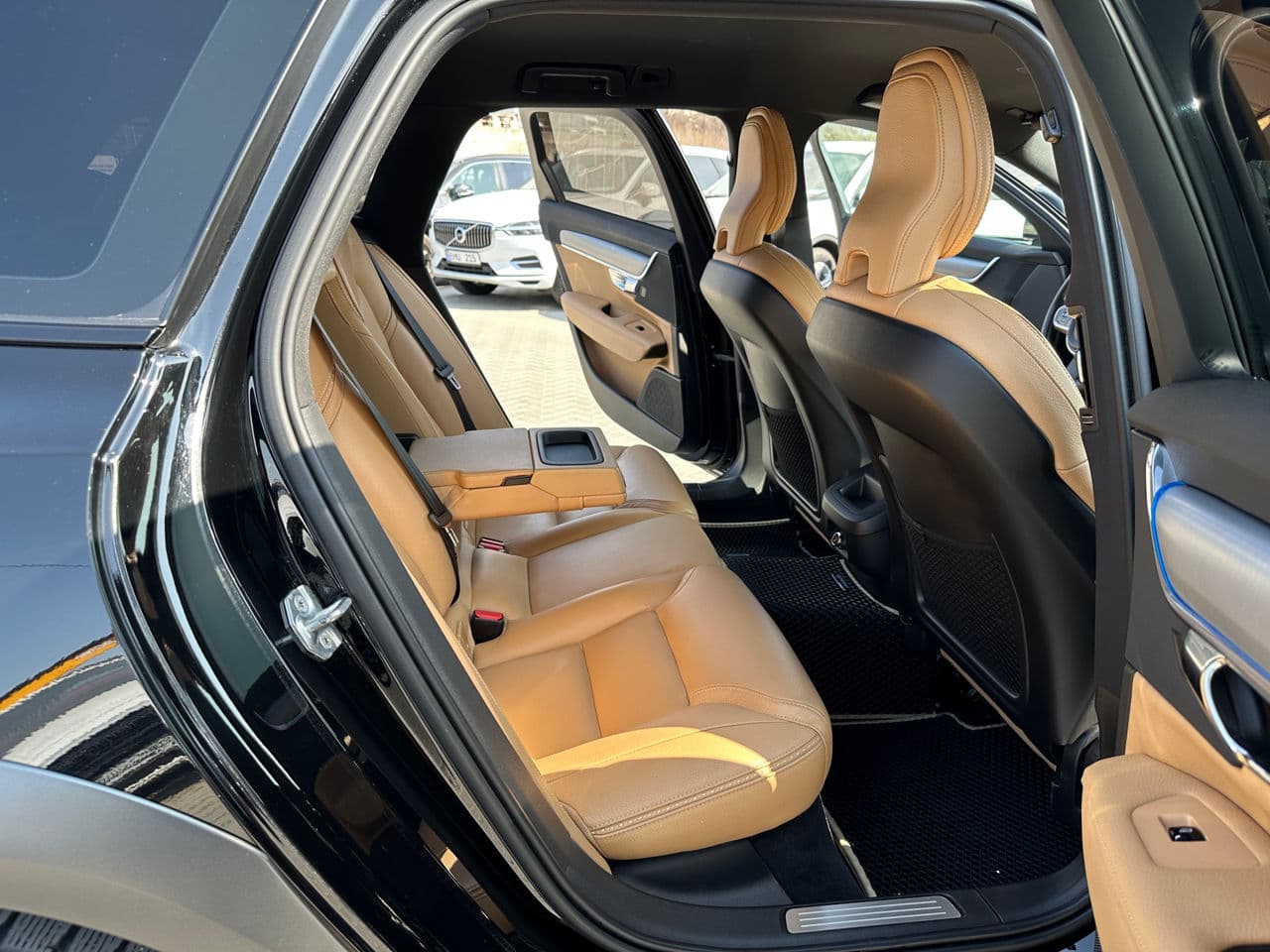 Volvo V 90 Cross Country 2019 — Миниатюра 13