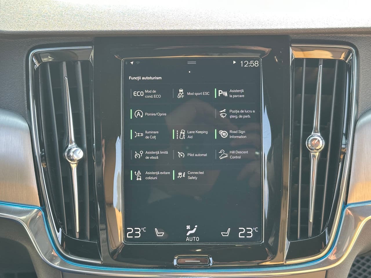 Volvo V 90 Cross Country 2019 — Миниатюра 9
