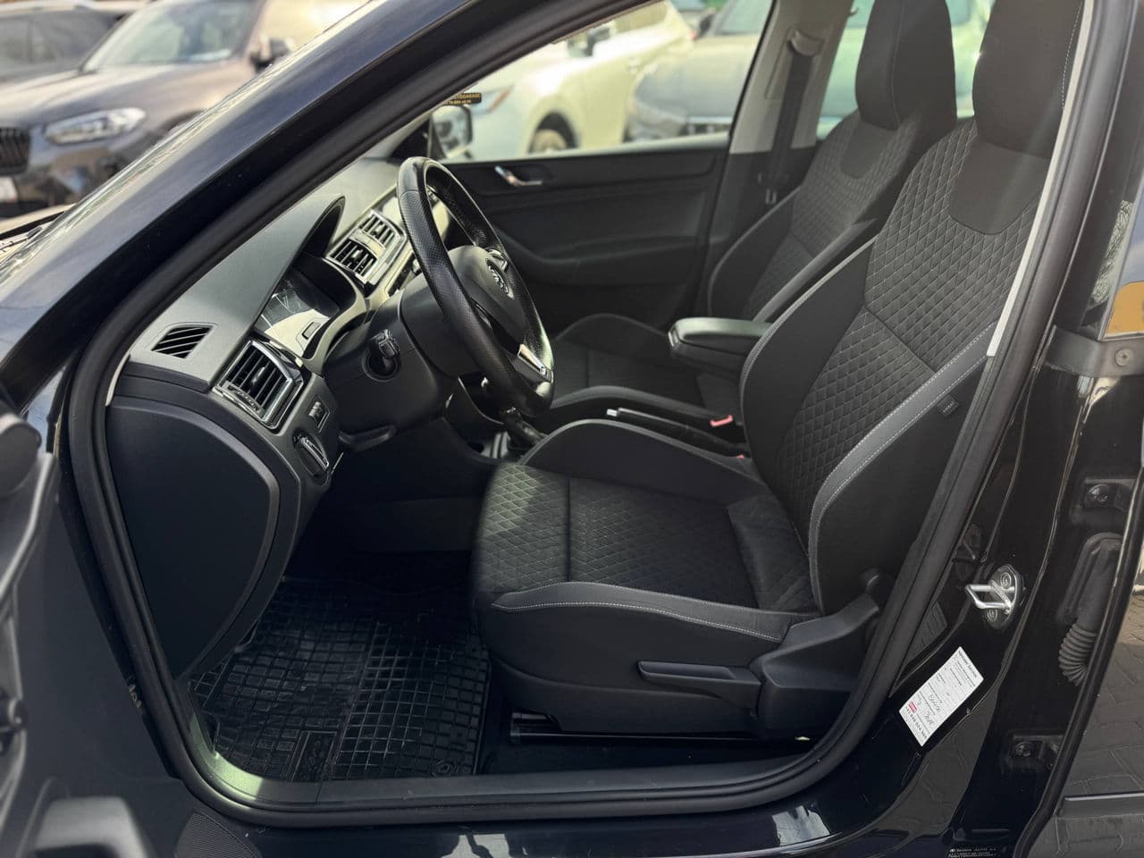 Skoda Rapid 2015 — Миниатюра 5