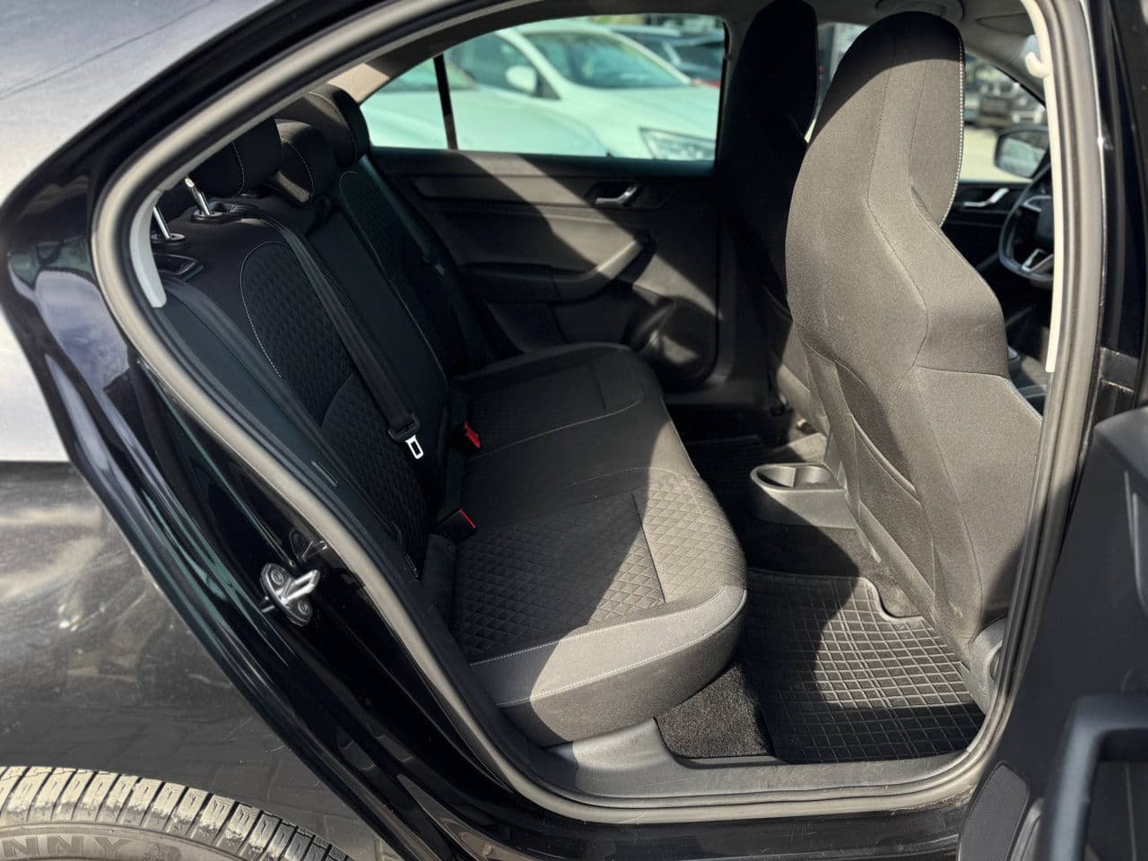 Skoda Rapid 2015 — Миниатюра 14