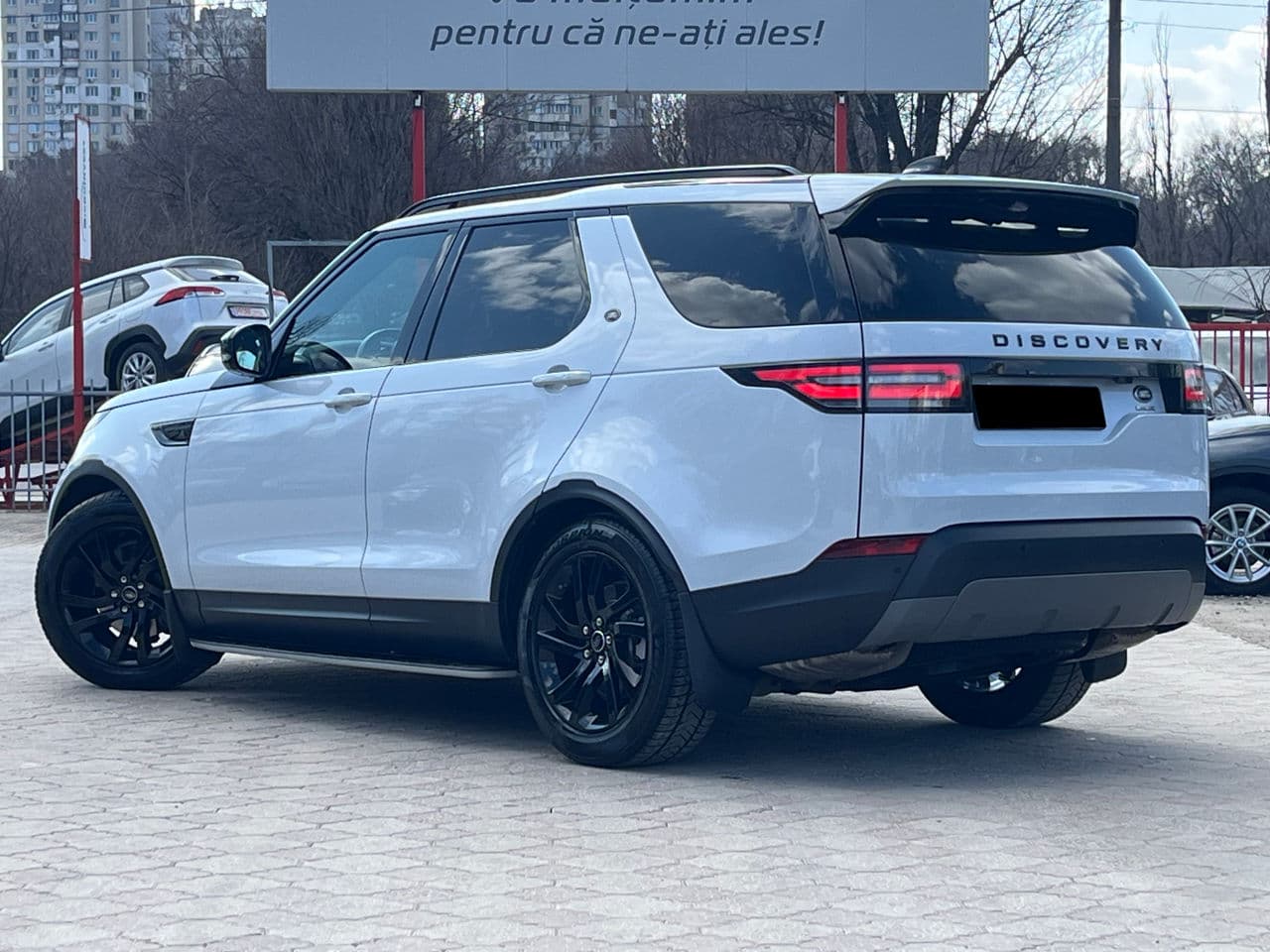 Land Rover Discovery 2017 — Миниатюра 3