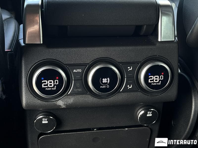 Land Rover Discovery 2017 — Миниатюра 18