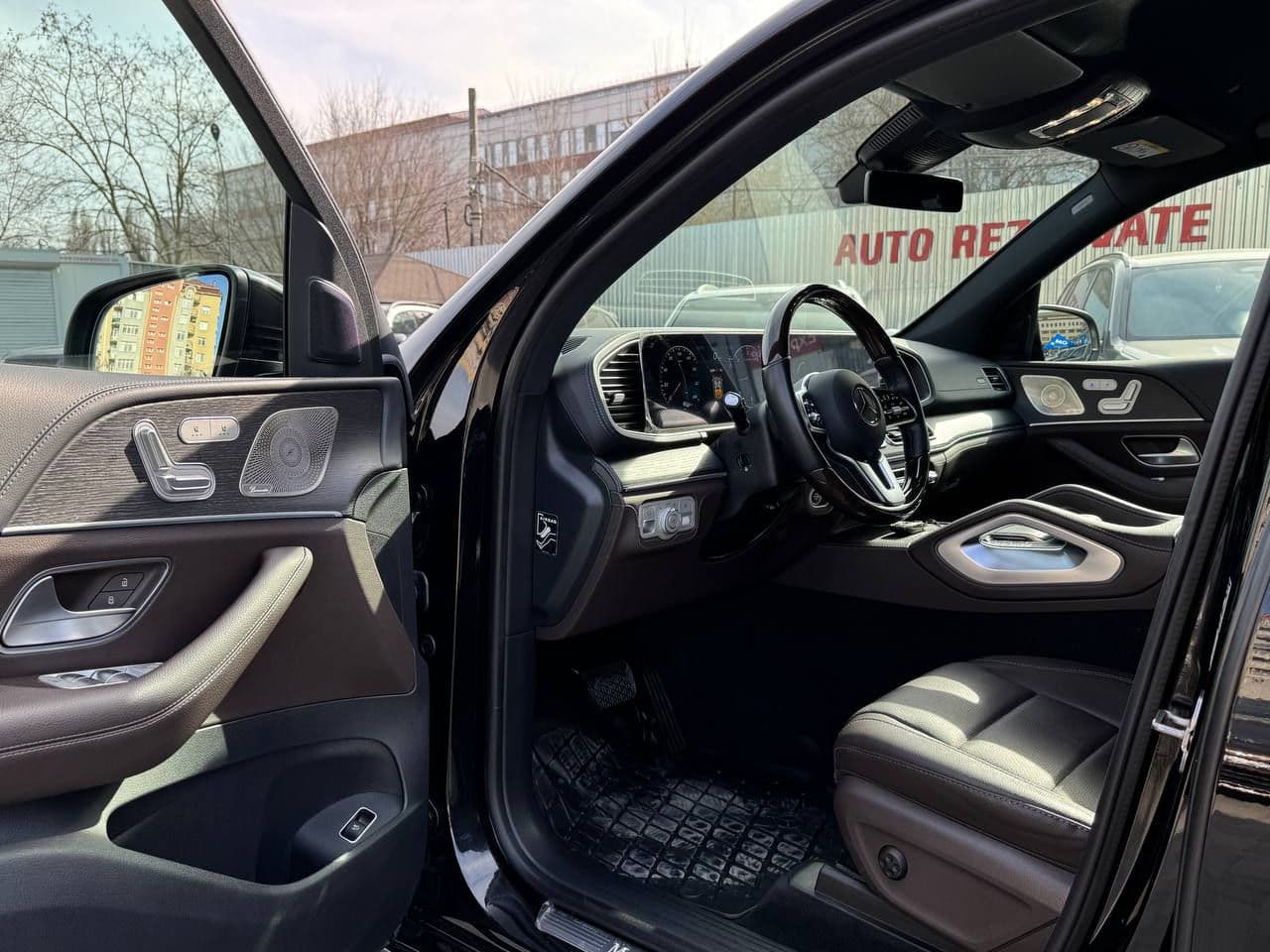 Mercedes GLE 300d 2023 — Миниатюра 7