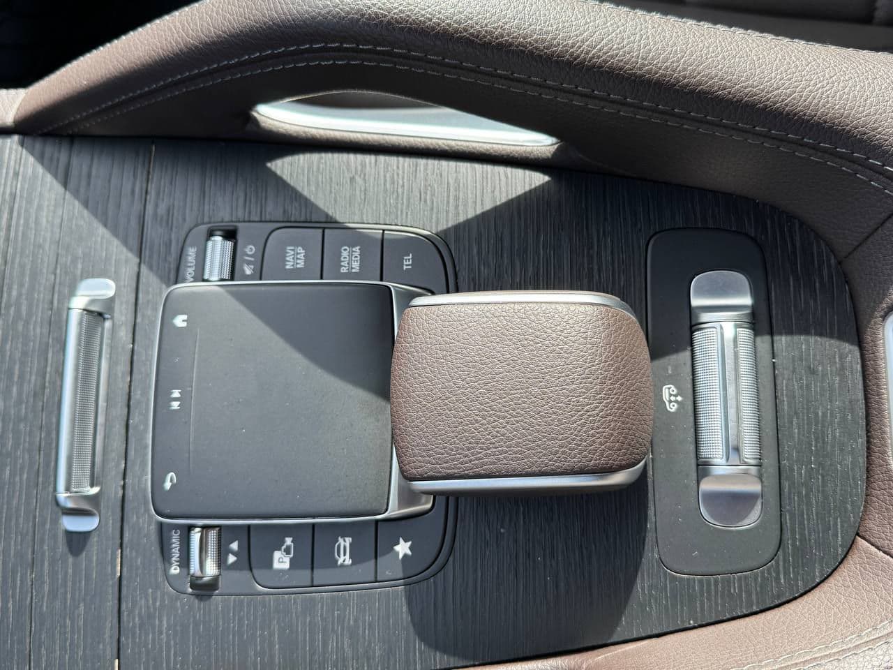 Mercedes GLE 300d 2023 — Миниатюра 13