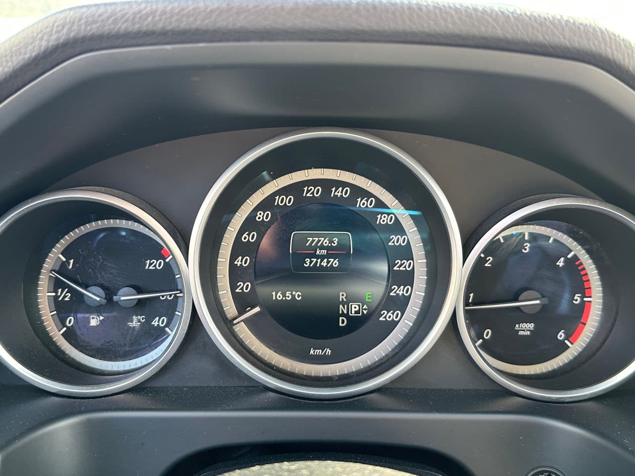 Mercedes E 220 2015 — Миниатюра 8