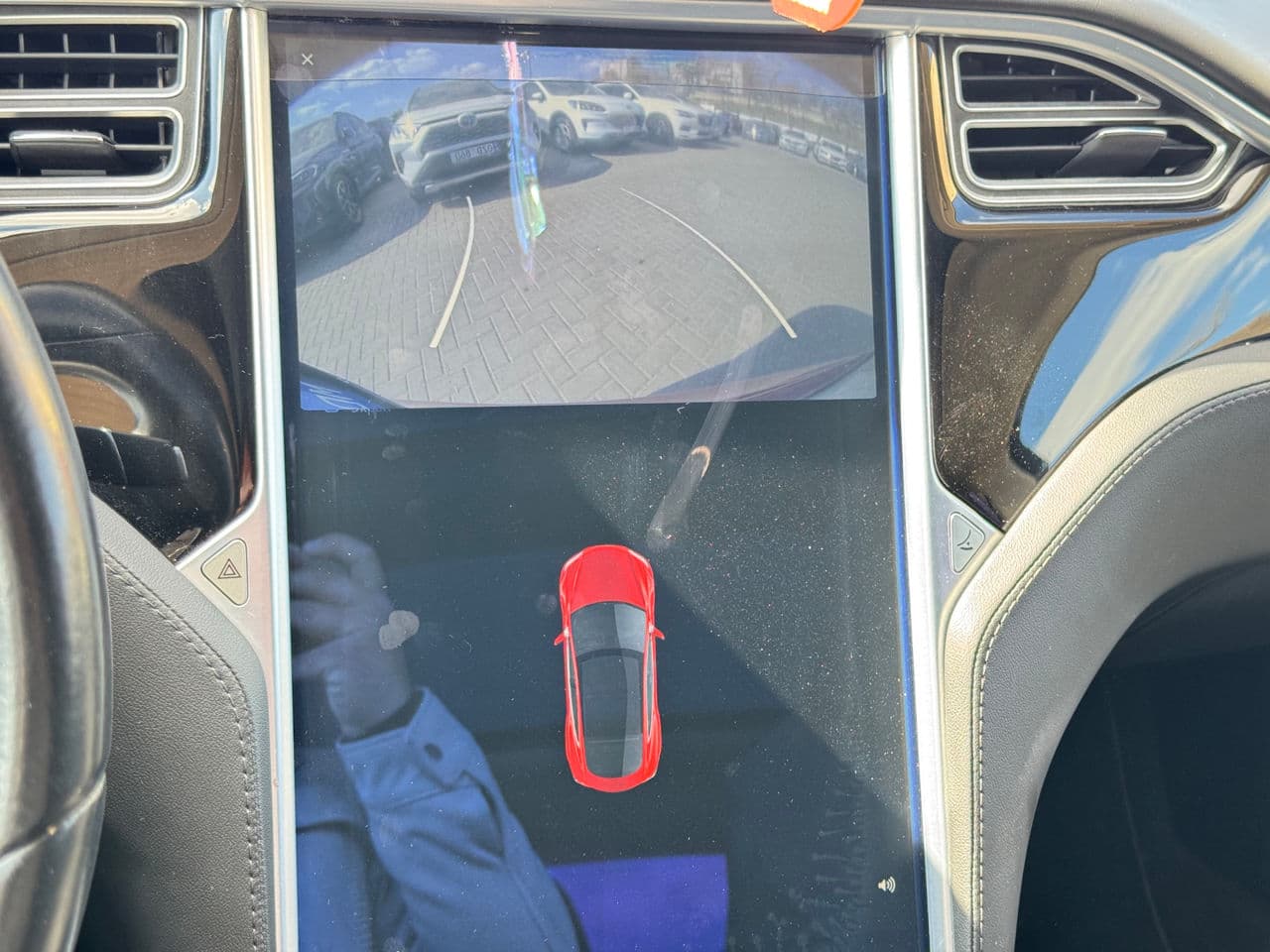 Tesla Model S 2015 — Миниатюра 12