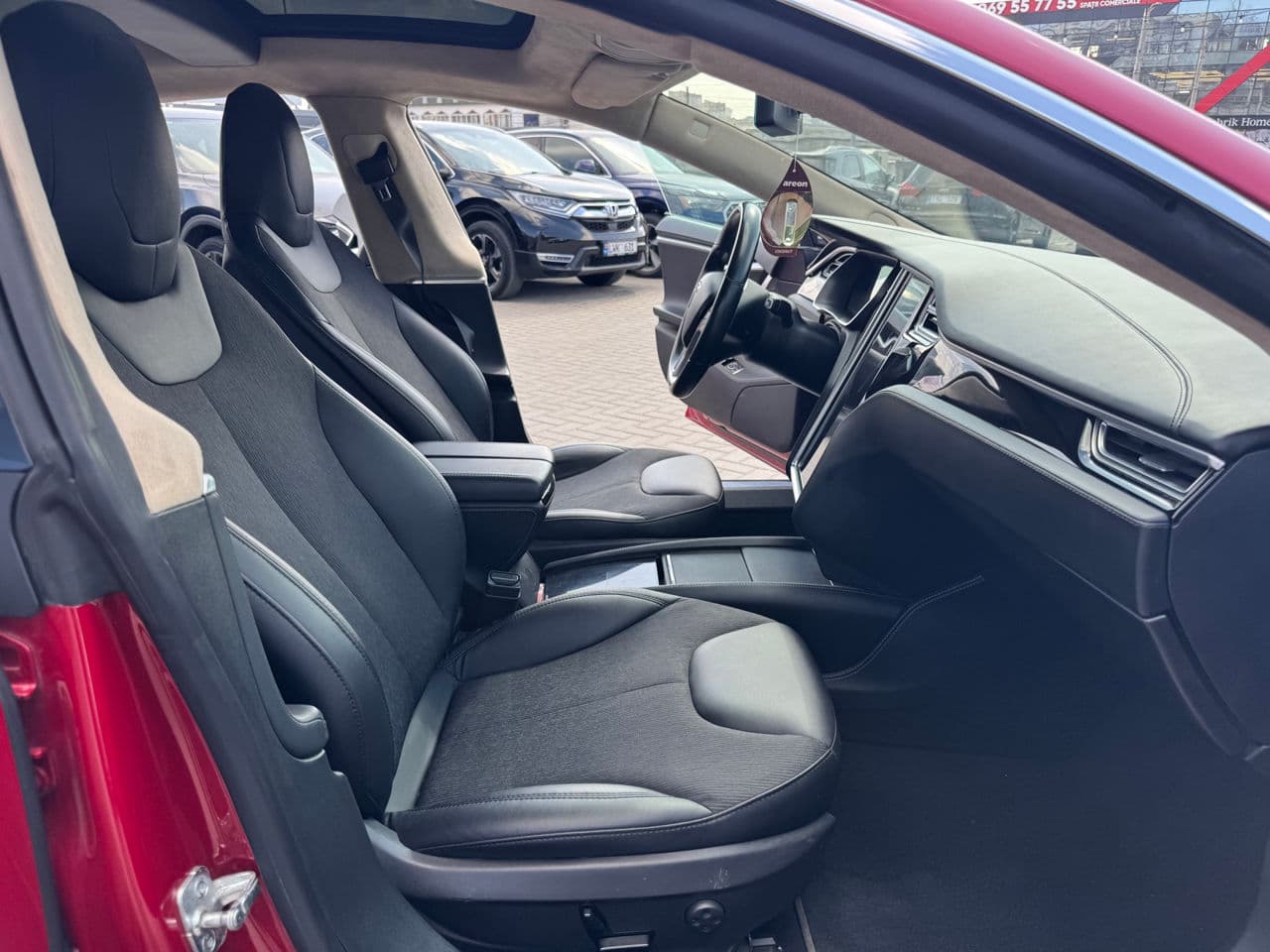 Tesla Model S 2015 — Миниатюра 16