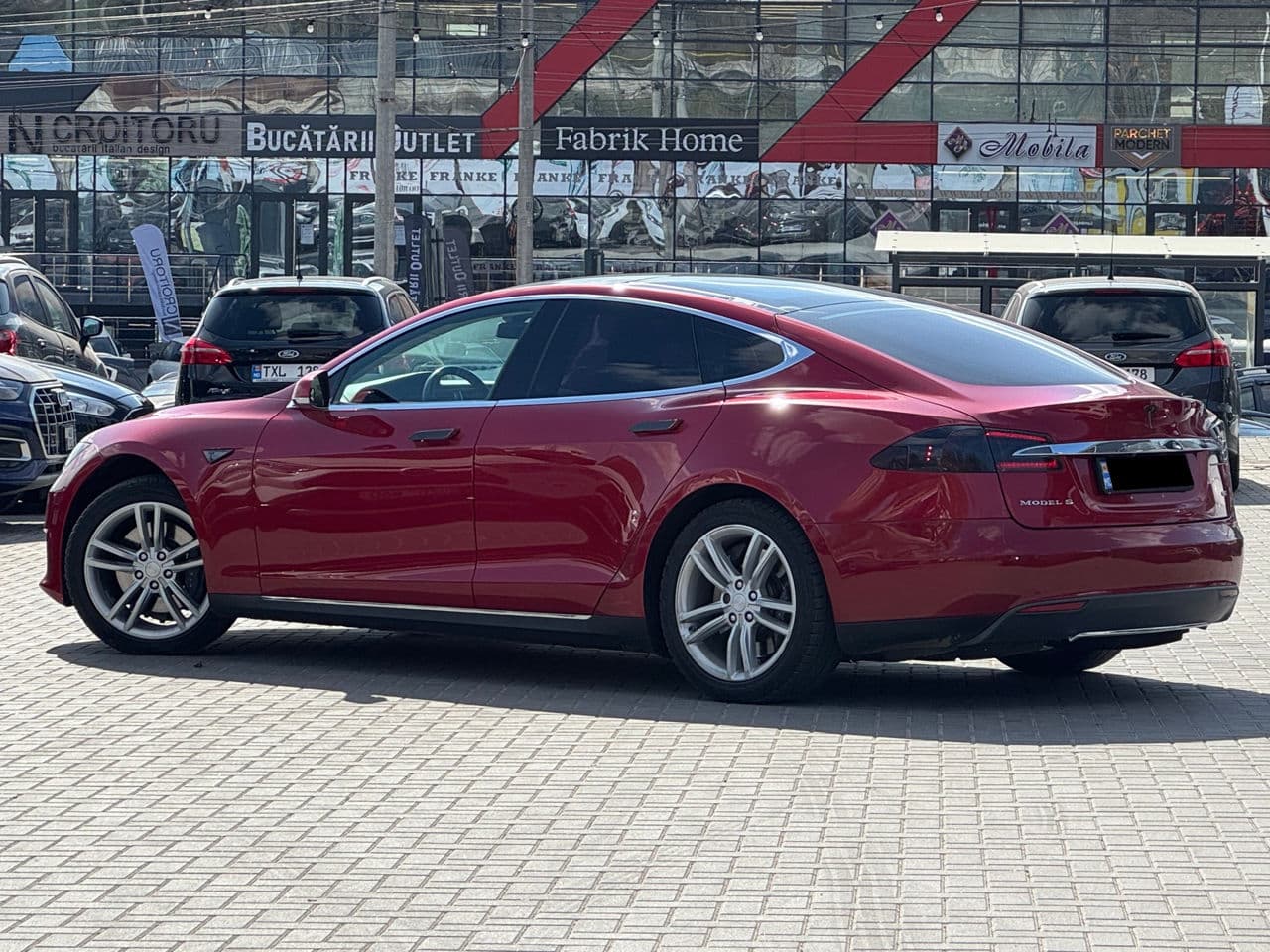 Tesla Model S 2015 — Миниатюра 4