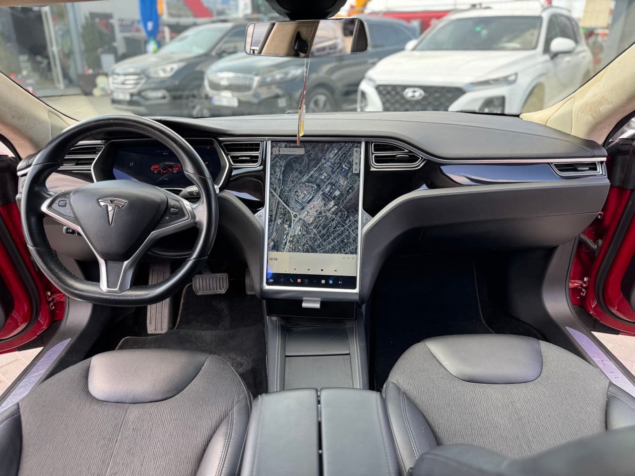 Tesla Model S 2015 — Миниатюра 6