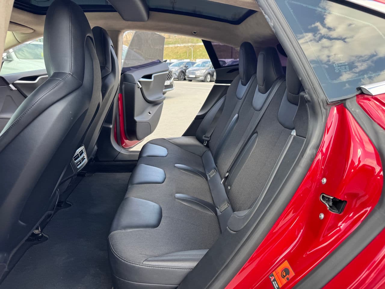 Tesla Model S 2015 — Миниатюра 13