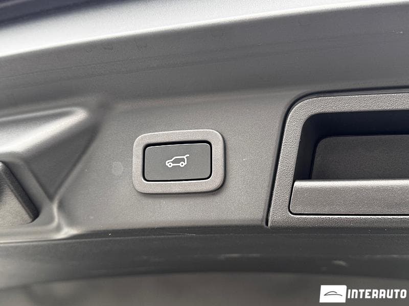 Land Rover Range Rover Velar 2020 — Миниатюра 18