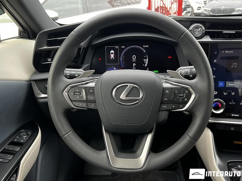 Lexus RZ 450e 2024 — Миниатюра 12