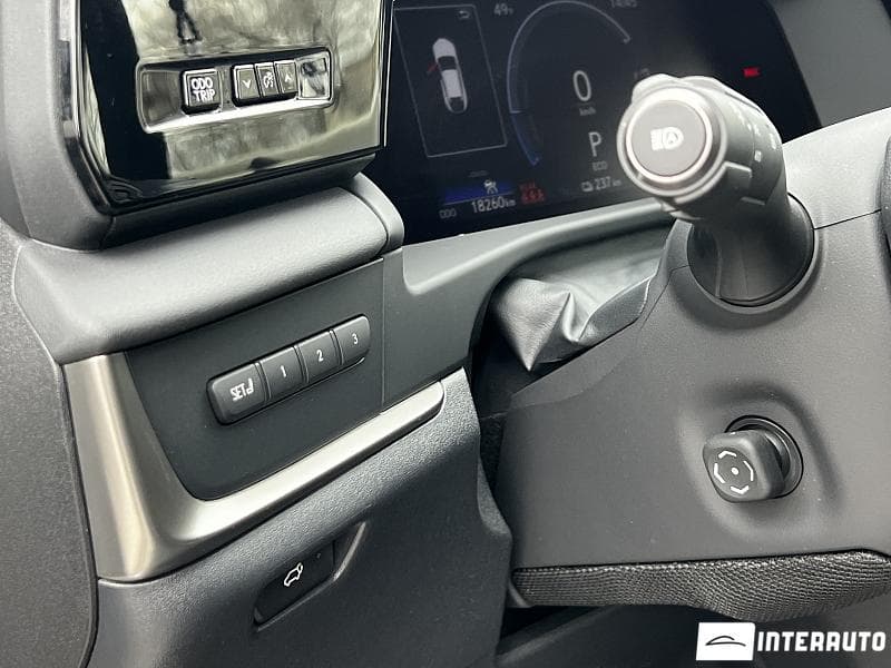 Lexus RZ 450e 2024 — Миниатюра 16