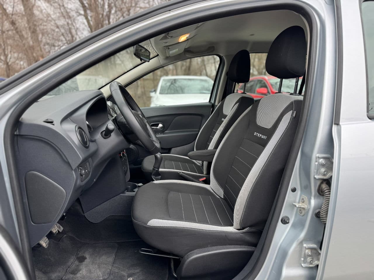 Dacia Sandero Stepway 2019 — Миниатюра 5