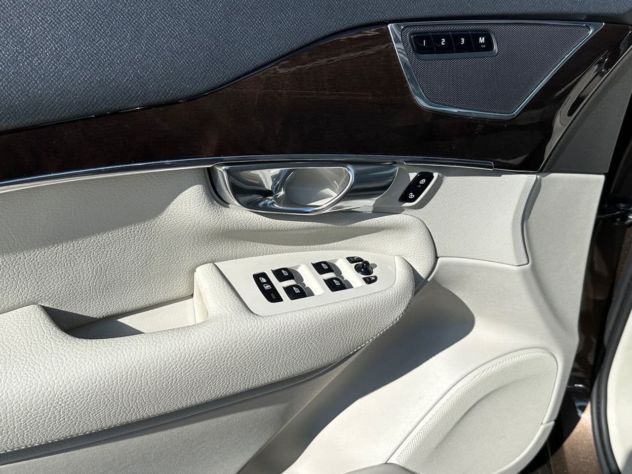 Volvo XC 90 2016 — Миниатюра 9