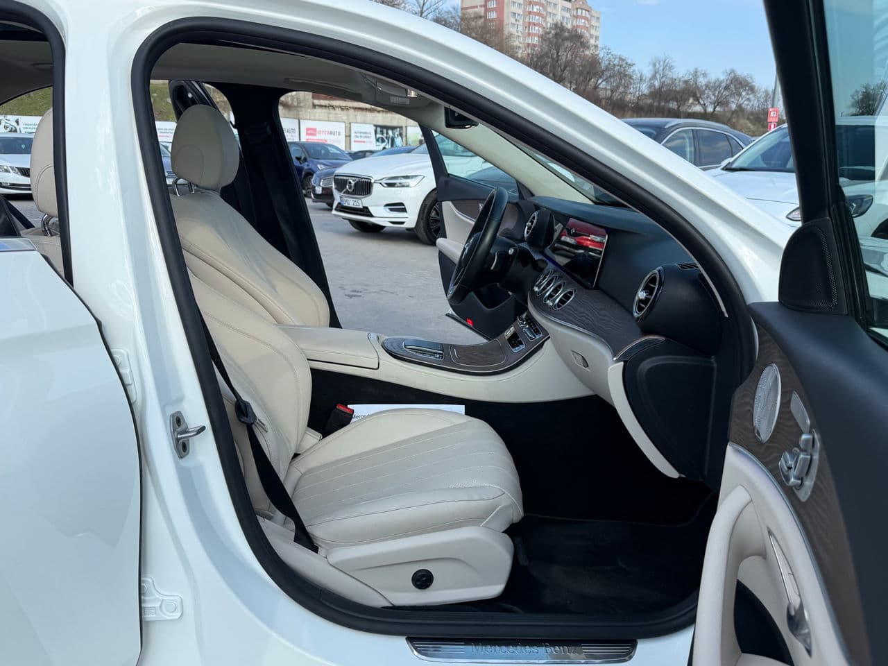 Mercedes E 350 2021 — Миниатюра 16