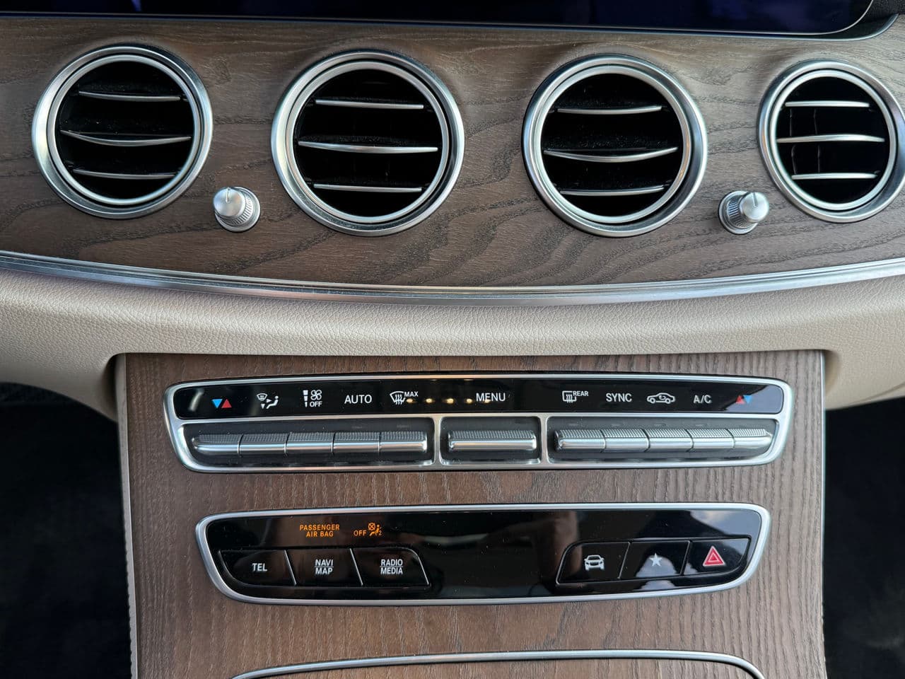 Mercedes E 350 2021 — Миниатюра 11