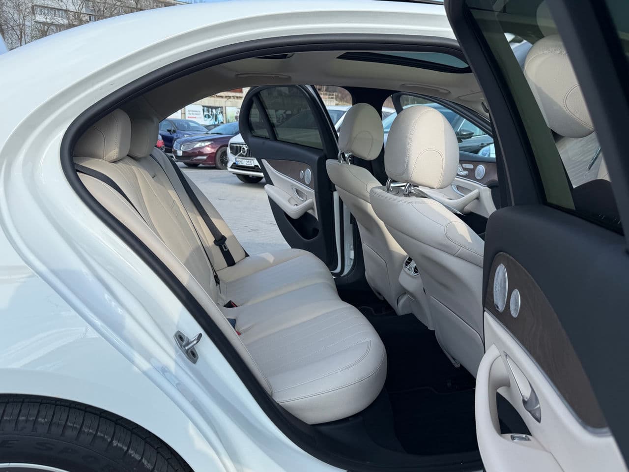 Mercedes E 350 2021 — Миниатюра 14