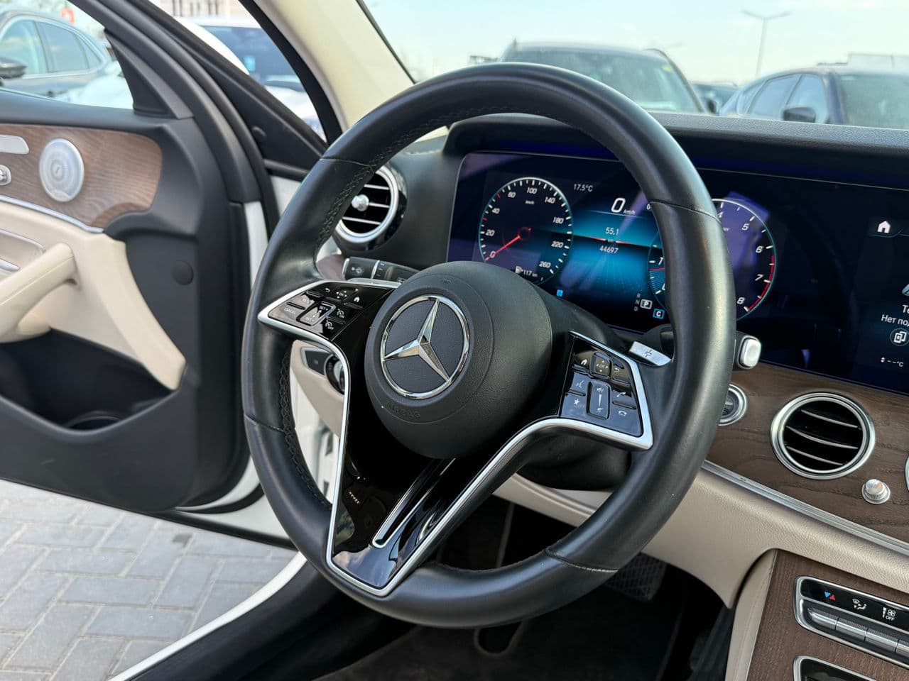 Mercedes E 350 2021 — Миниатюра 7